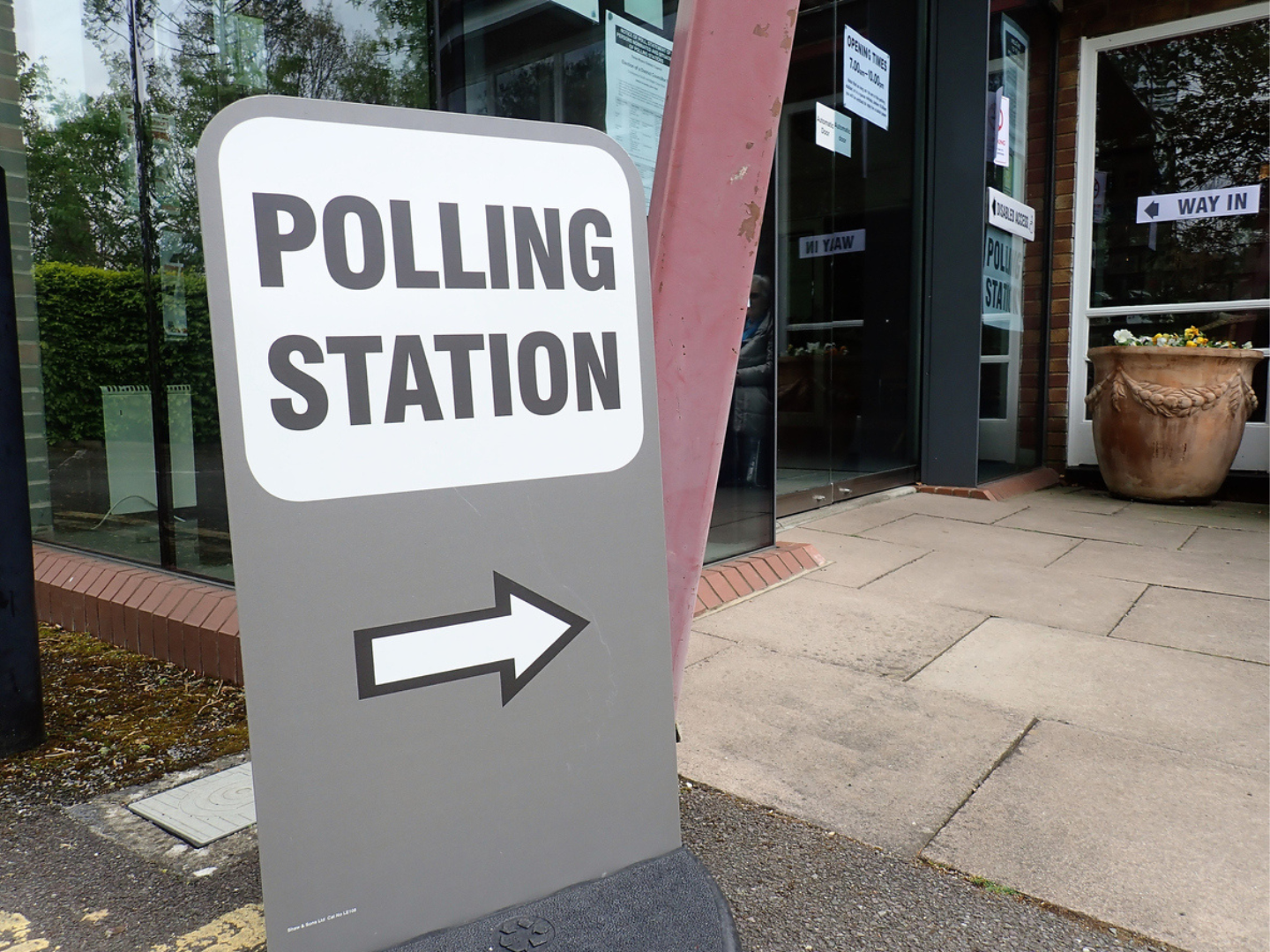 Polling Station Sign at St. Andrew's Church, Chorleywood stock photo
